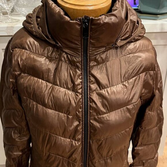 Andrew Marc 650 Fill Down Packable Puffer with Removable Hood - Size Large - Picture 3 of 10